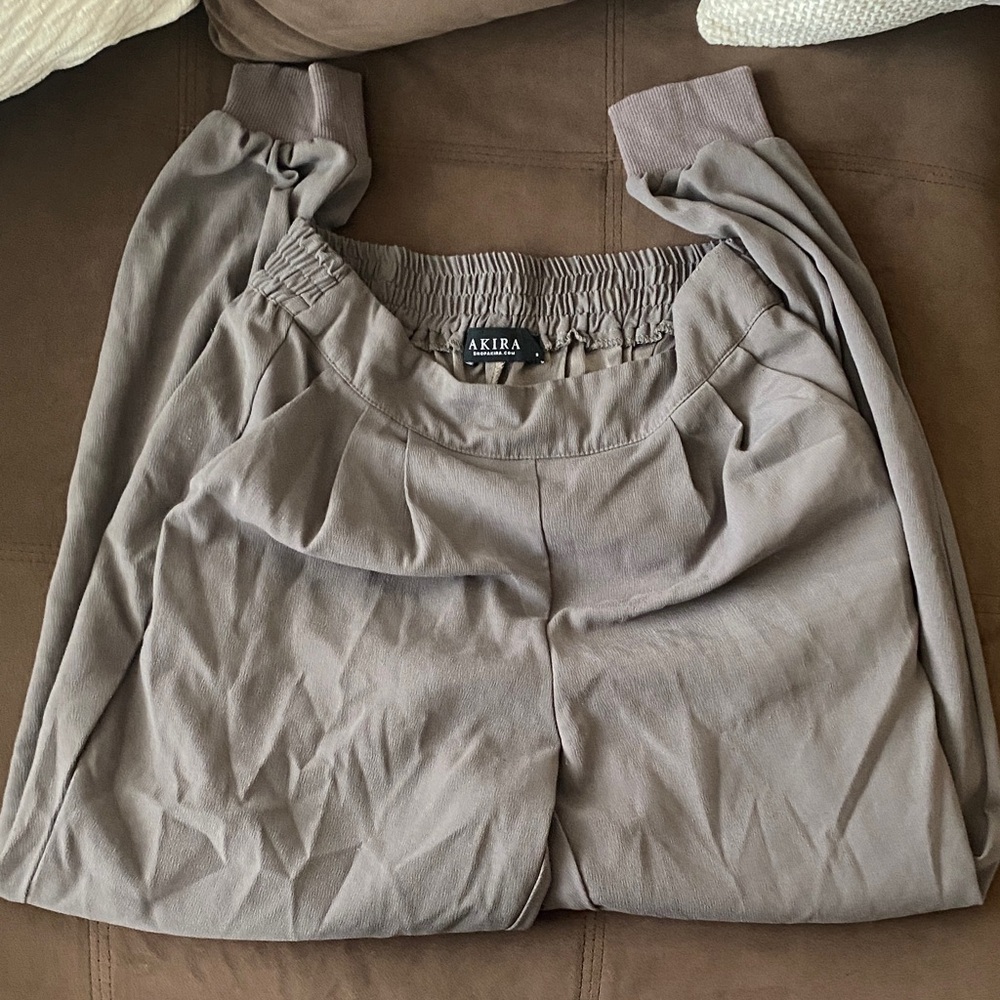 AKIRA Women’s Taupe Joggers